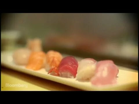 Master Chef Shows Art of Making Perfect Sushi